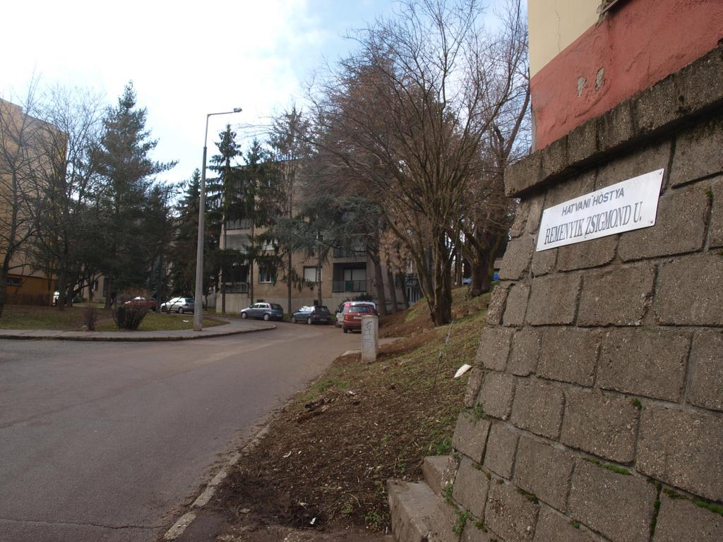 Evi Apartman Eger Exteriör bild